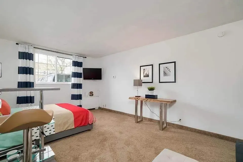 3 Bed 2 Bath Contemporary High-Rise Condo in Buffalo, NY - 5