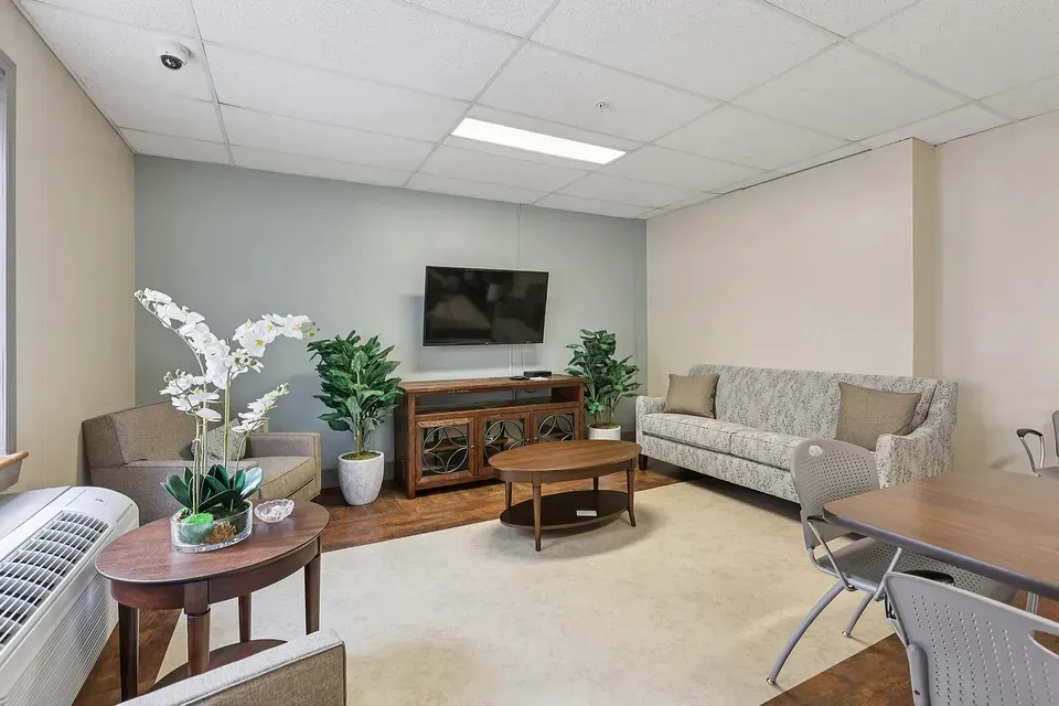 3 Bed 2 Bath Contemporary High-Rise Condo in Buffalo, NY - 4
