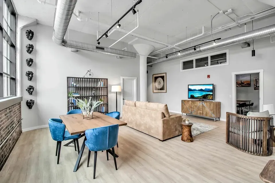 3 Bed 2 Bath Contemporary High-Rise Condo in Buffalo, NY - 3