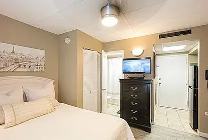 3 Bed 2 Bath Contemporary High-Rise Condo in Buffalo, NY - 3