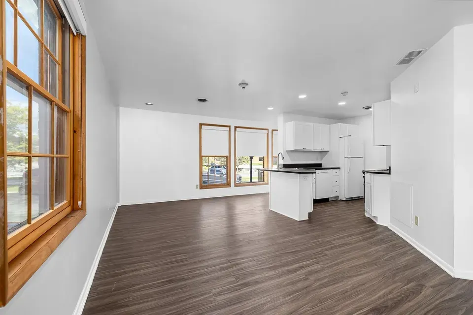 3 Bed 2 Bath Contemporary High-Rise Condo in Buffalo, NY - 3