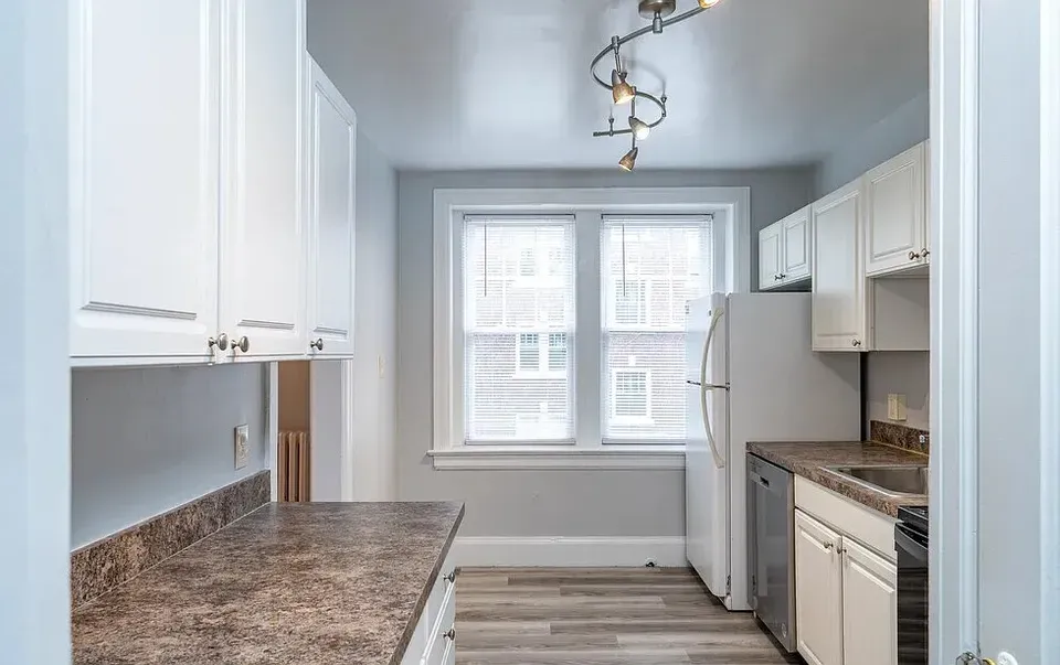 3 Bed 2 Bath Contemporary High-Rise Condo in Buffalo, NY - 3