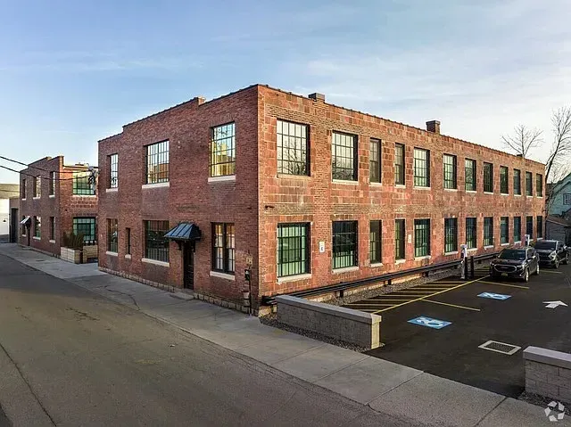 3 Bed 2 Bath Contemporary High-Rise Condo in Buffalo, NY