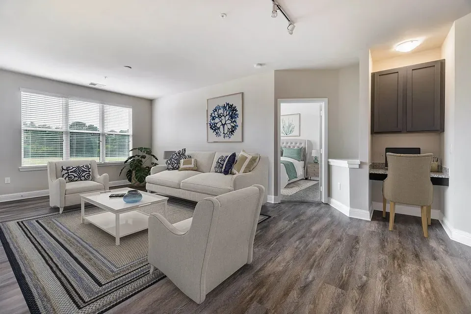 3 Bed 2 Bath Contemporary High-Rise Condo in Chesapeake, VA - 5