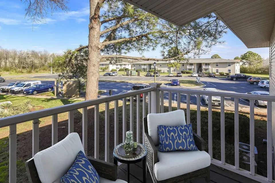 3 Bed 2 Bath Contemporary High-Rise Condo in Chesapeake, VA - 4