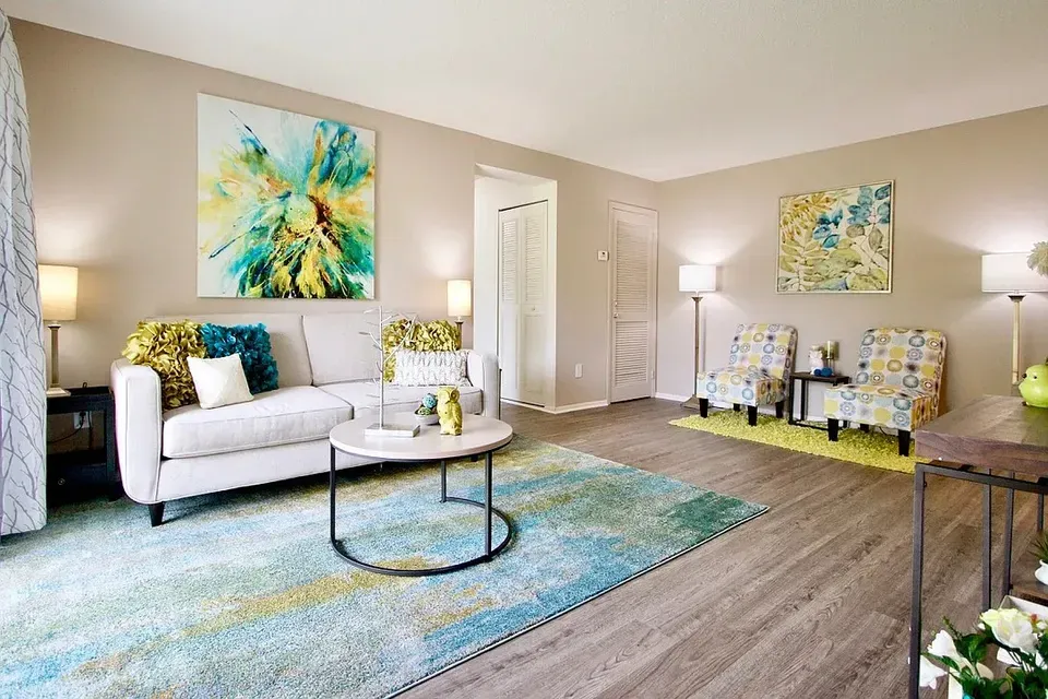 3 Bed 2 Bath Contemporary High-Rise Condo in Chesapeake, VA - 1