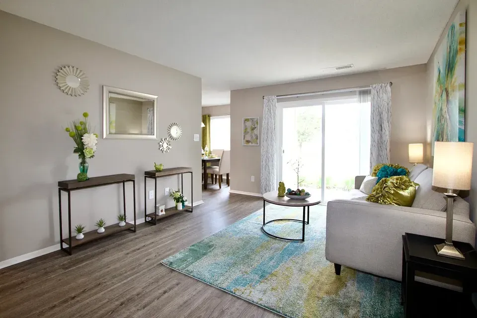 3 Bed 2 Bath Contemporary High-Rise Condo in Chesapeake, VA - 2