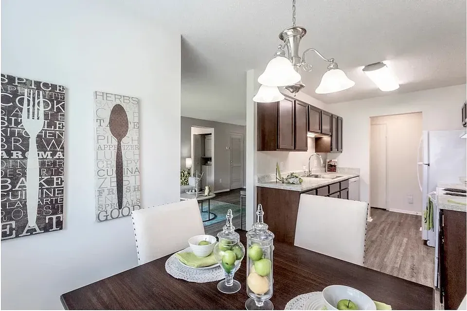 3 Bed 2 Bath Contemporary High-Rise Condo in Chesapeake, VA - 4