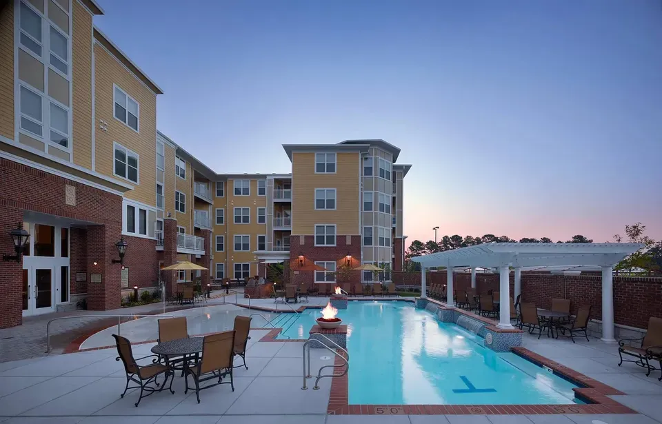 3 Bed 2 Bath Contemporary High-Rise Condo in Chesapeake, VA - 5