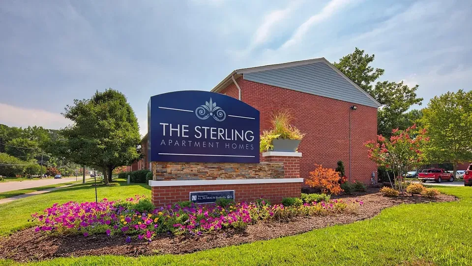 3 Bed 2 Bath Contemporary High-Rise Condo in Chesapeake, VA - 4