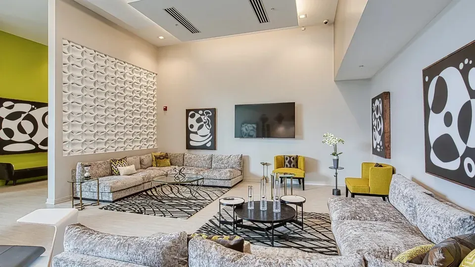 3 Bed 2 Bath Contemporary High-Rise Condo in Chesapeake, VA - 1