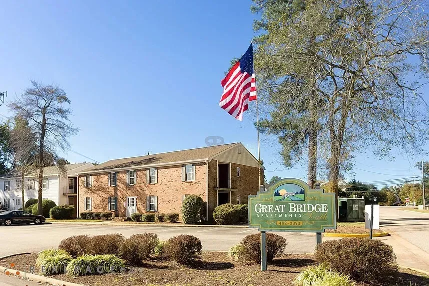 3 Bed 2 Bath Contemporary High-Rise Condo in Chesapeake, VA - 2