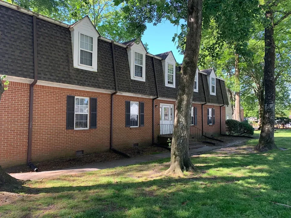 3 Bed 2 Bath Contemporary High-Rise Condo in Chesapeake, VA - 3