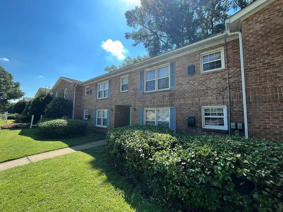 3 Bed 2 Bath Contemporary High-Rise Condo in Chesapeake, VA - 4