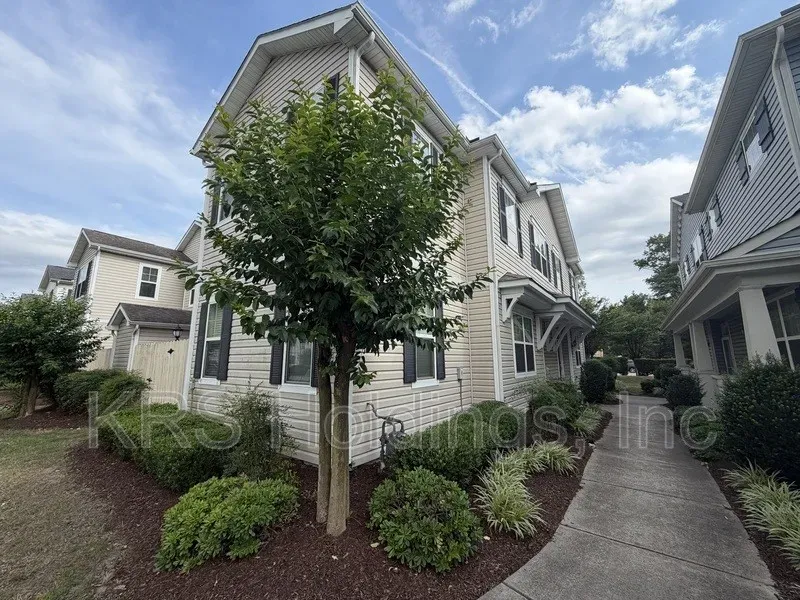 3 Bed 2 Bath Contemporary High-Rise Condo in Chesapeake, VA