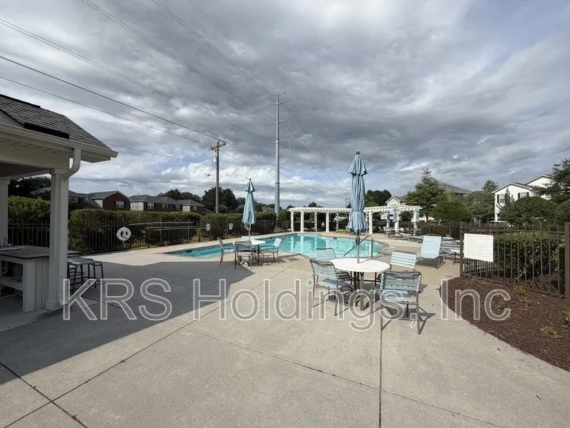 3 Bed 2 Bath Contemporary High-Rise Condo in Chesapeake, VA - 2