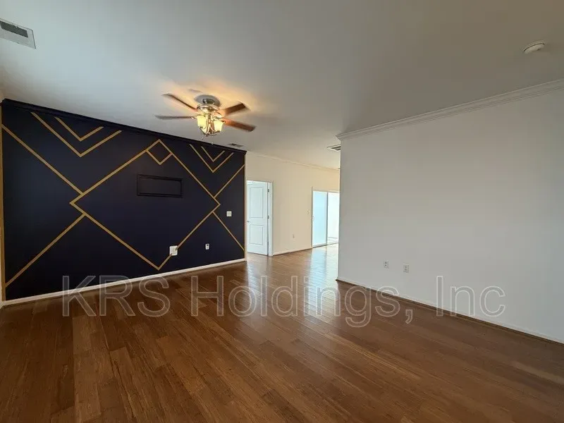 3 Bed 2 Bath Contemporary High-Rise Condo in Chesapeake, VA - 3