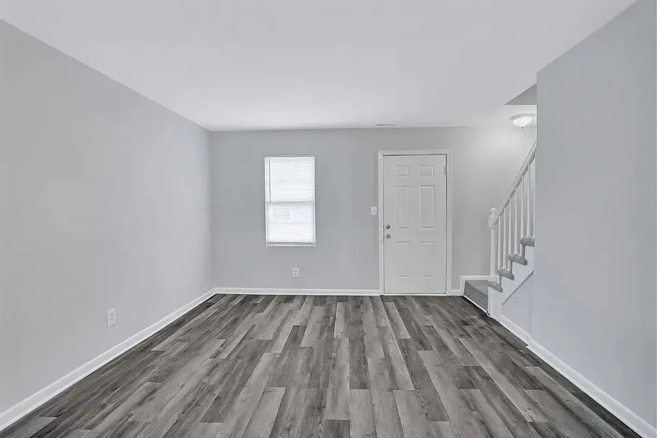 3 Bed 2 Bath Contemporary High-Rise Condo in Chesapeake, VA - 5