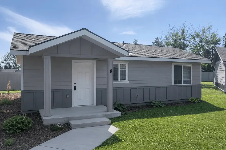 3 Bed 2 Bath Contemporary High-Rise Condo in Coeur d Alene, ID - 5