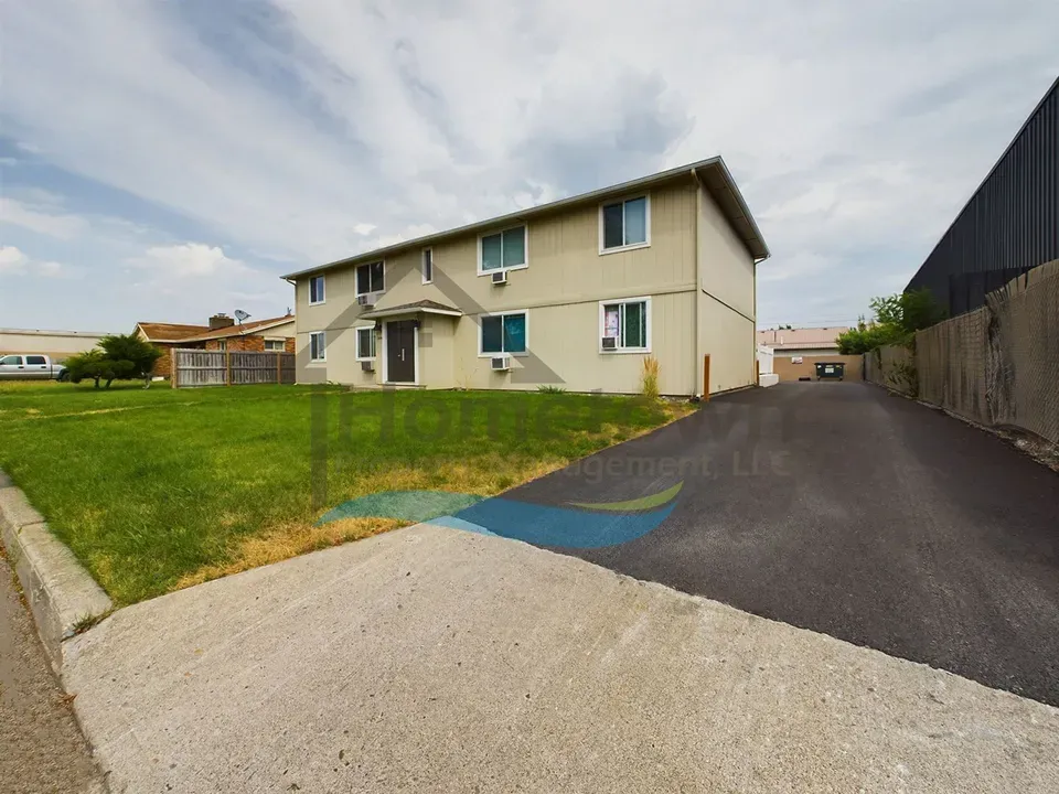 3 Bed 2 Bath Contemporary High-Rise Condo in Coeur d Alene, ID - 3