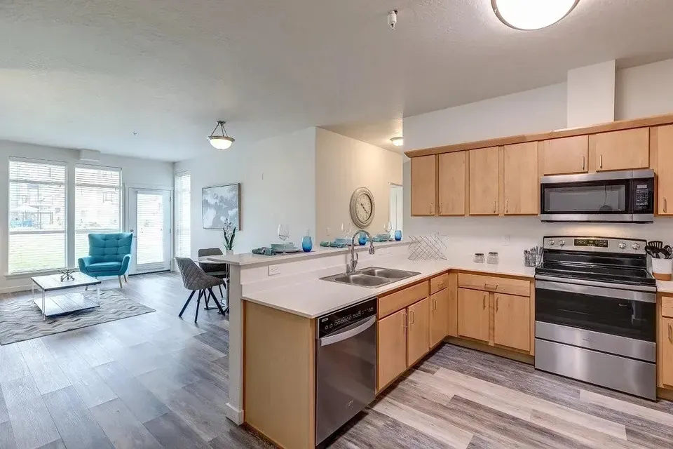 3 Bed 2 Bath Contemporary High-Rise Condo in Coeur d Alene, ID - 2