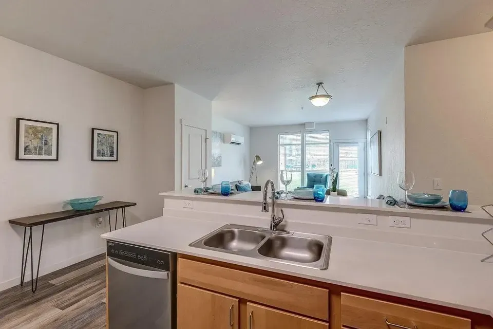 3 Bed 2 Bath Contemporary High-Rise Condo in Coeur d Alene, ID - 3