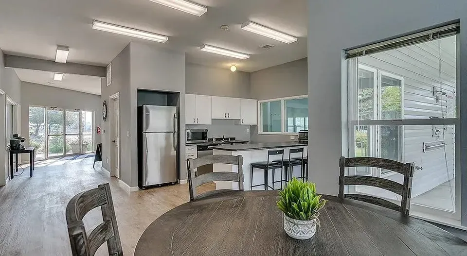3 Bed 2 Bath Contemporary High-Rise Condo in Coeur d Alene, ID - 1