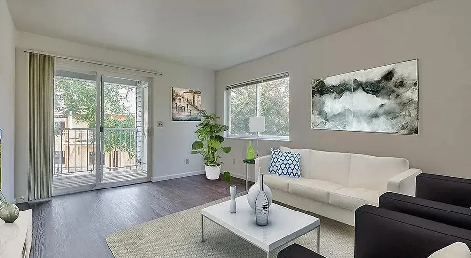 3 Bed 2 Bath Contemporary High-Rise Condo in Coeur d Alene, ID - 2