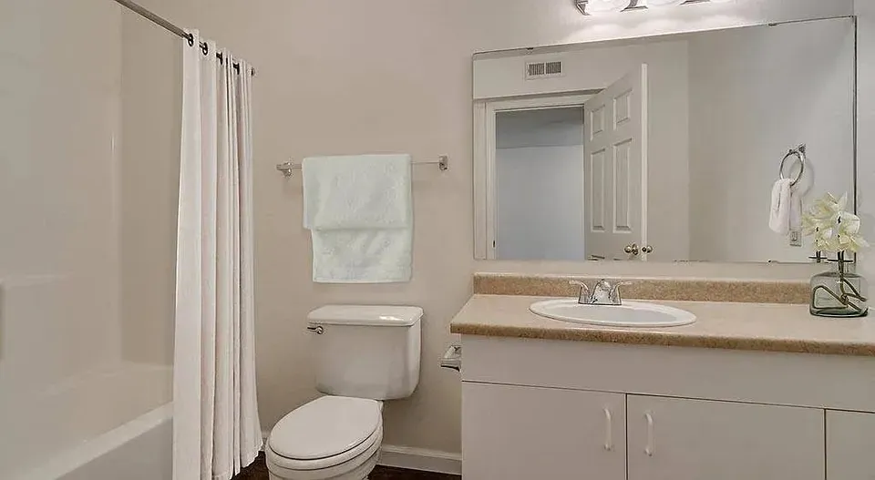 3 Bed 2 Bath Contemporary High-Rise Condo in Coeur d Alene, ID - 4