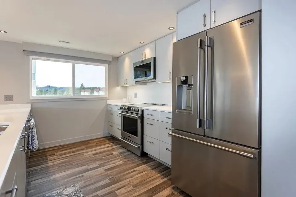 3 Bed 2 Bath Contemporary High-Rise Condo in Coeur d Alene, ID - 4