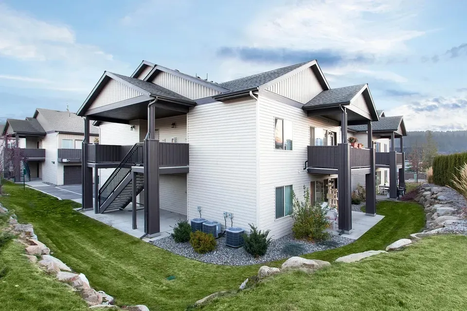3 Bed 2 Bath Contemporary High-Rise Condo in Coeur d Alene, ID - 3