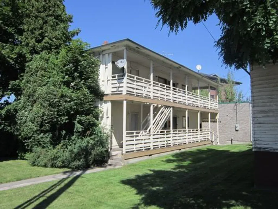3 Bed 2 Bath Contemporary High-Rise Condo in Coeur d Alene, ID