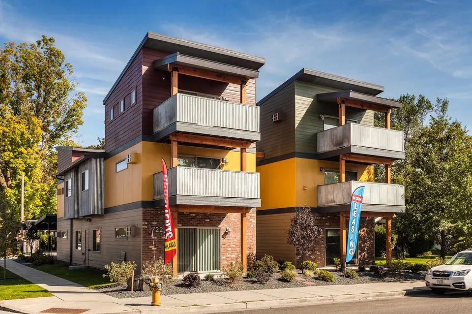 3 Bed 2 Bath Contemporary High-Rise Condo in Coeur d Alene, ID