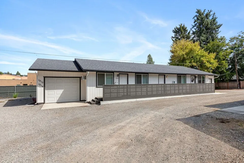 3 Bed 2 Bath Contemporary High-Rise Condo in Coeur d Alene, ID