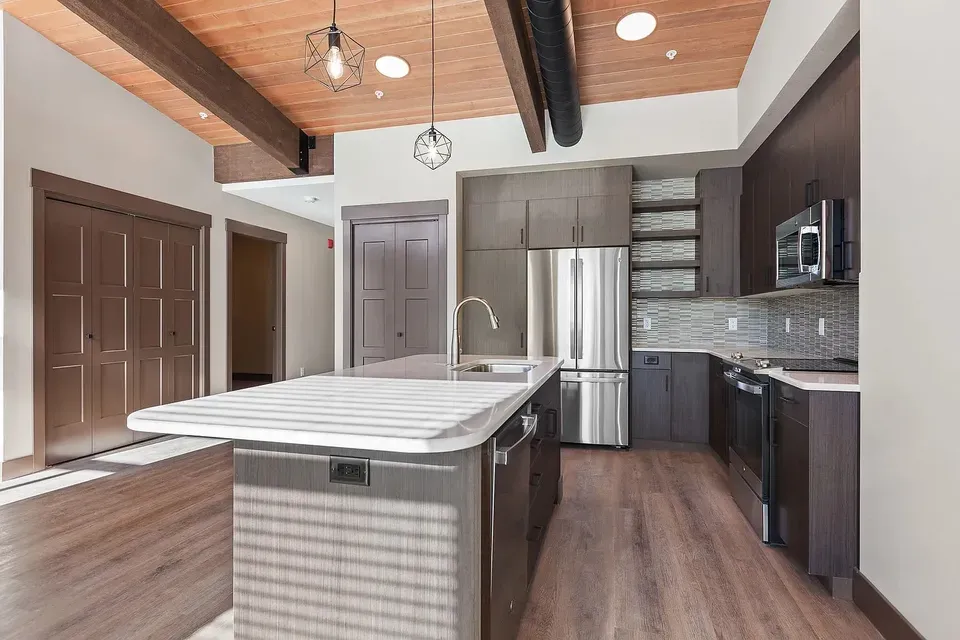 3 Bed 2 Bath Contemporary High-Rise Condo in Coeur d Alene, ID - 5