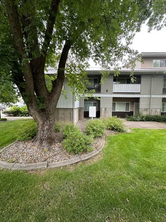 3 Bed 2 Bath Contemporary High-Rise Condo in Coeur d Alene, ID
