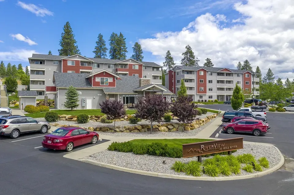 3 Bed 2 Bath Contemporary High-Rise Condo in Coeur d Alene, ID - 2