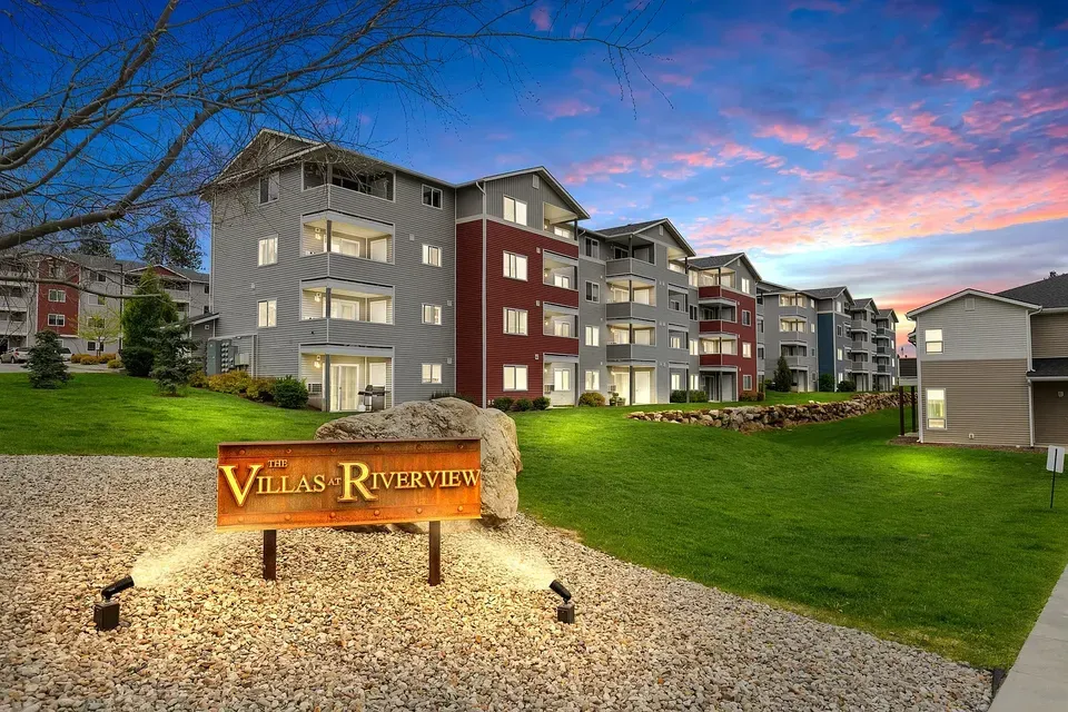 3 Bed 2 Bath Contemporary High-Rise Condo in Coeur d Alene, ID - 5