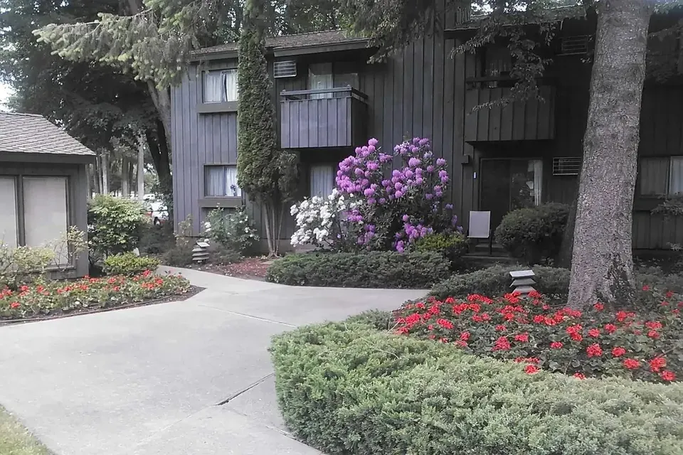 3 Bed 2 Bath Contemporary High-Rise Condo in Coeur d Alene, ID - 5