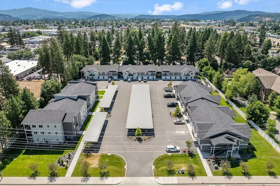 3 Bed 2 Bath Contemporary High-Rise Condo in Coeur d Alene, ID
