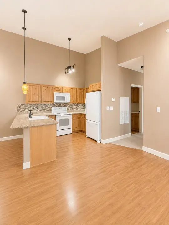 3 Bed 2 Bath Contemporary High-Rise Condo in Coeur d Alene, ID - 2