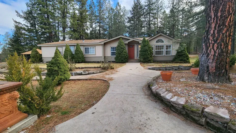 3 Bed 2 Bath Contemporary High-Rise Condo in Coeur d Alene, ID