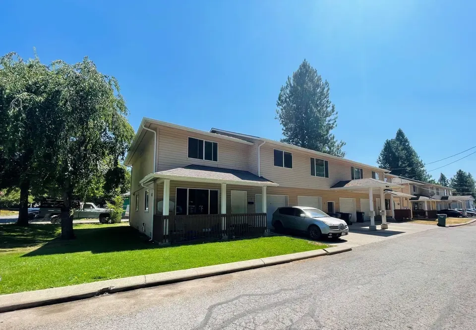 3 Bed 2 Bath Contemporary High-Rise Condo in Coeur d Alene, ID