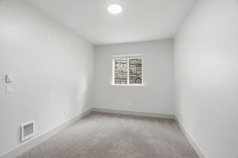 3 Bed 2 Bath Contemporary High-Rise Condo in Coeur d Alene, ID - 5