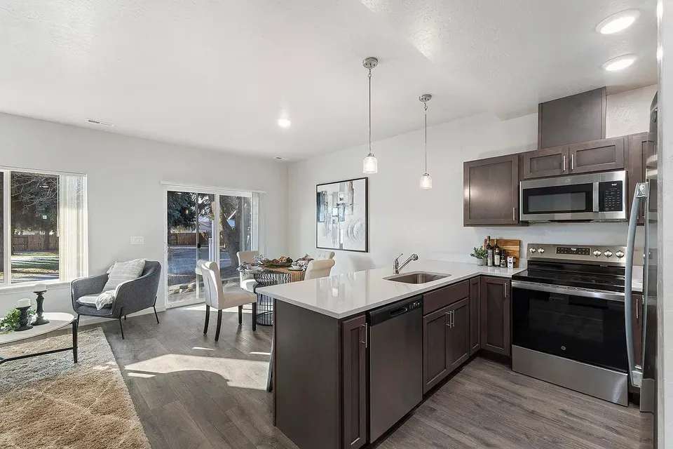 3 Bed 2 Bath Contemporary High-Rise Condo in Coeur d Alene, ID - 1