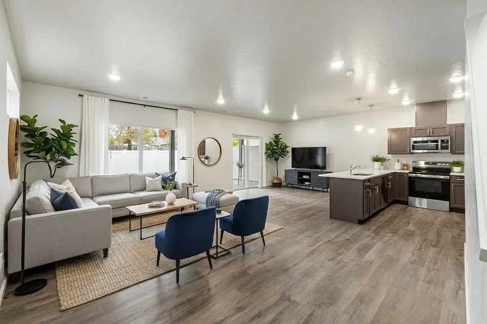 3 Bed 2 Bath Contemporary High-Rise Condo in Coeur d Alene, ID - 4