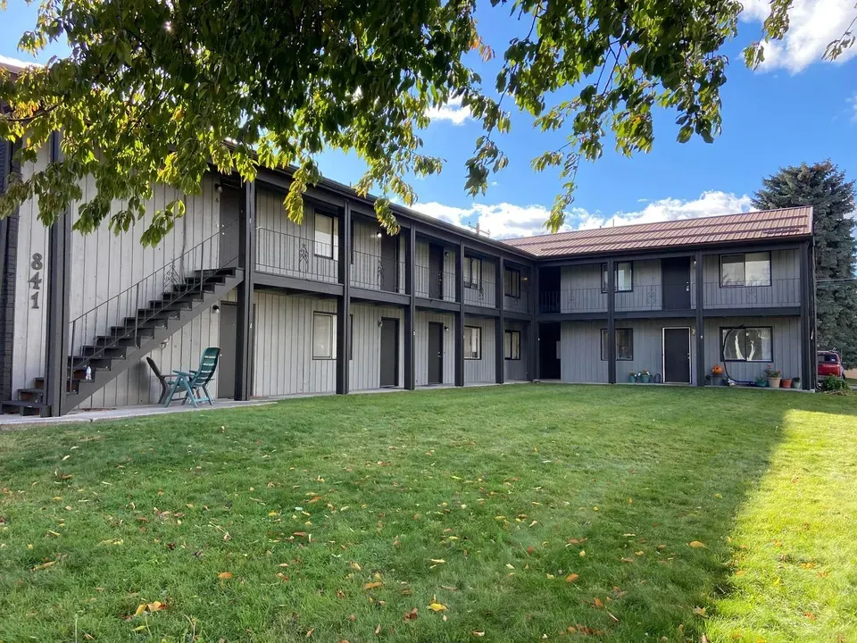 3 Bed 2 Bath Contemporary High-Rise Condo in Coeur d Alene, ID