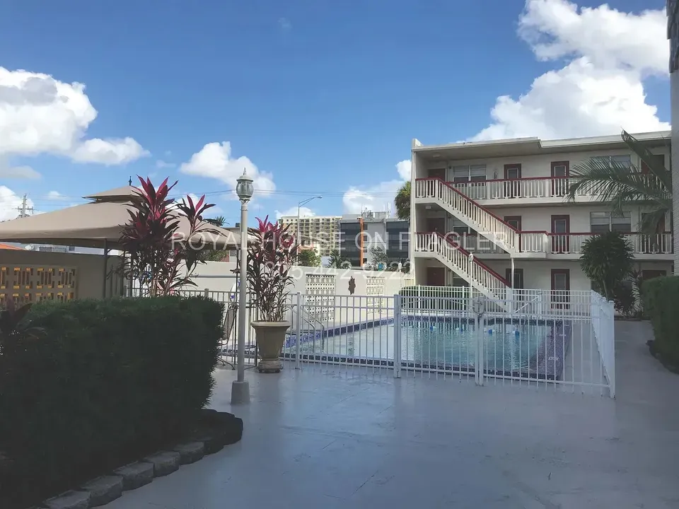 3 Bed 2 Bath Contemporary High-Rise Condo in Coral Gables, FL - 2