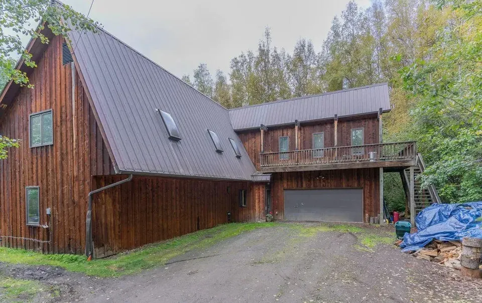3 Bed 2 Bath Contemporary High-Rise Condo in Fairbanks, AK