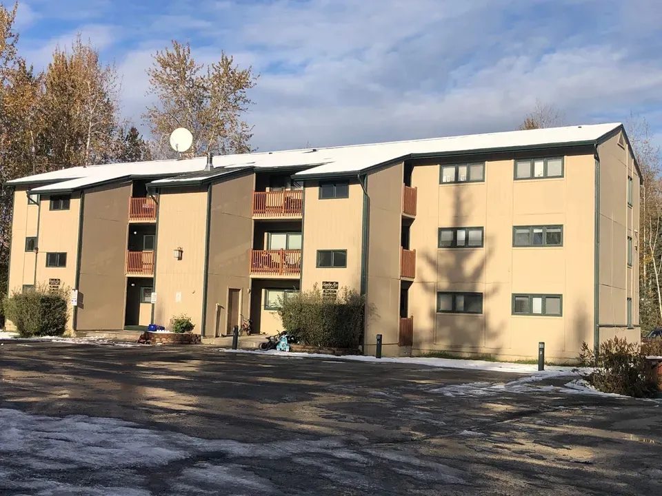 3 Bed 2 Bath Contemporary High-Rise Condo in Fairbanks, AK - 1